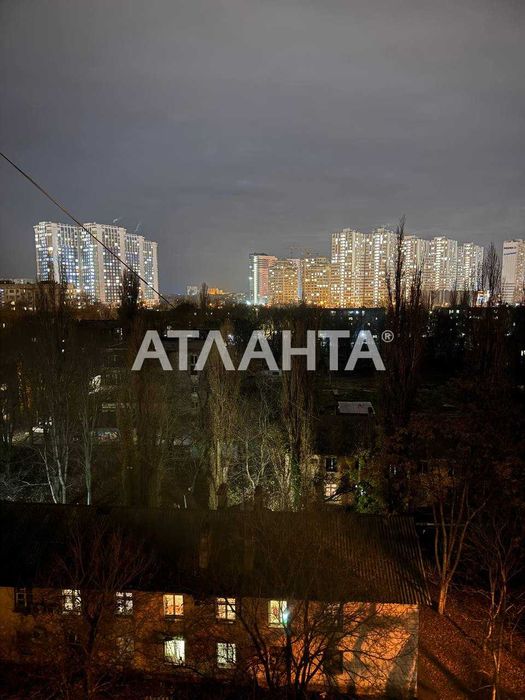 1-комнатная квартира в высотном доме  напротив парка Горького