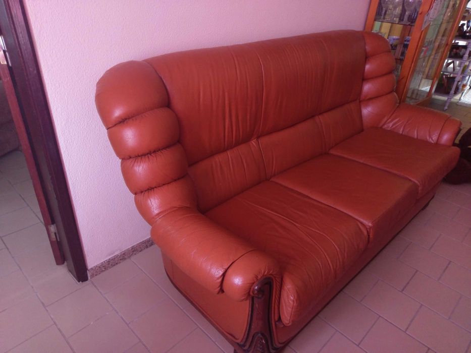 Sofá grande em peles excelente estado.