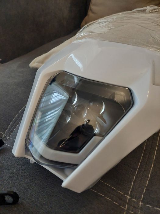 Farol JFG RACING para Moto KTM
