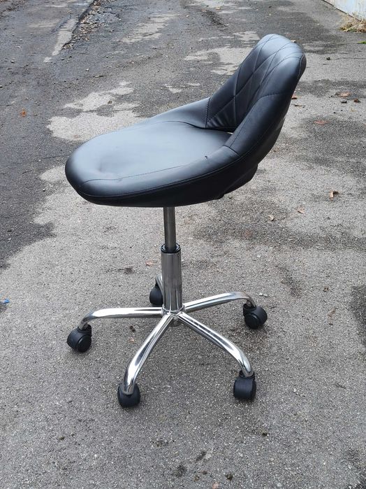 Косметологическое кресло  (стул мастера)