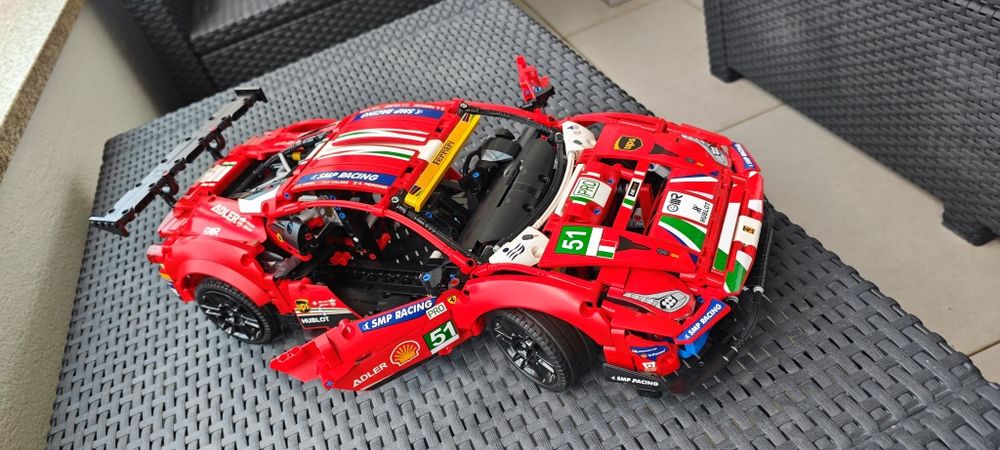Ferrari 488 GTE technic 42125