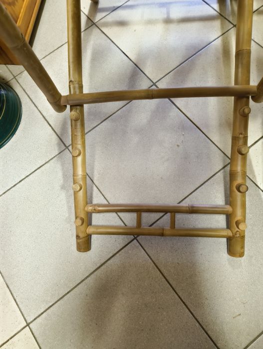 Dwa leżaki bambusowe