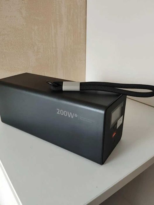 Зарядна станція для ноутбуків ETU200F 60000 mAh 60W PD, розетка 220В 200Вт
