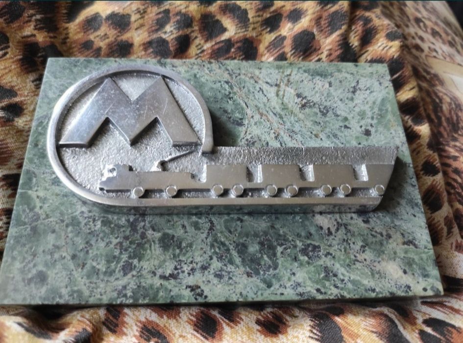 Настольный сувенир