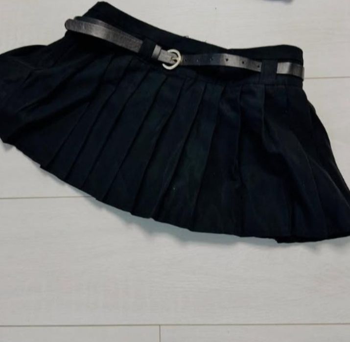 Юбка коротка, розмір М