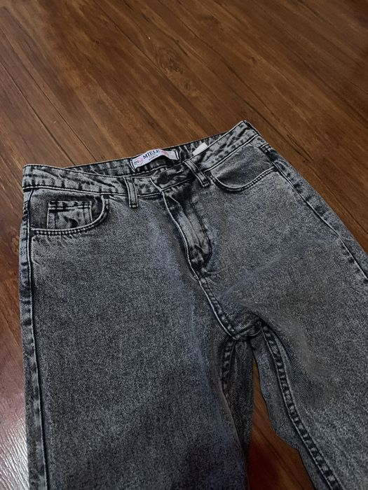 джинси жіночі чорного кольору