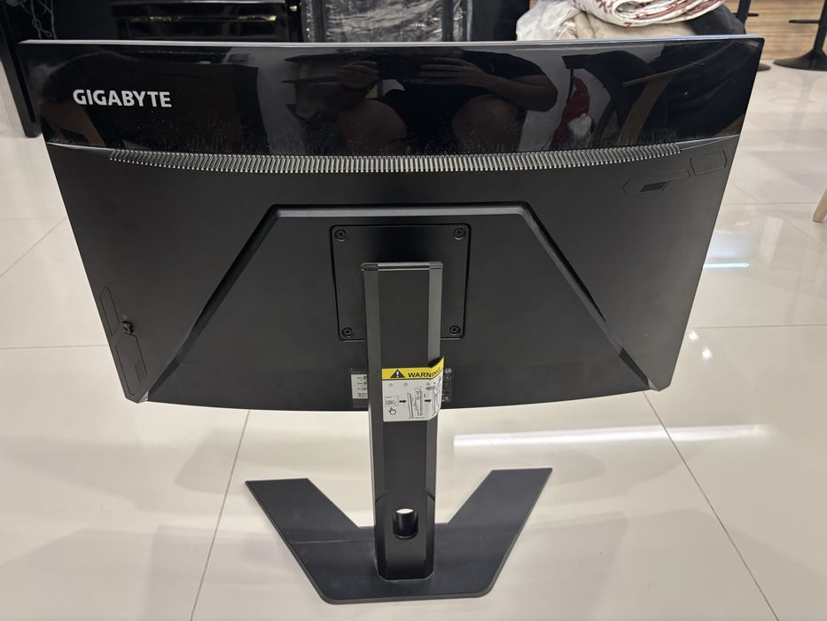 Monitor Gigabyte G27FC