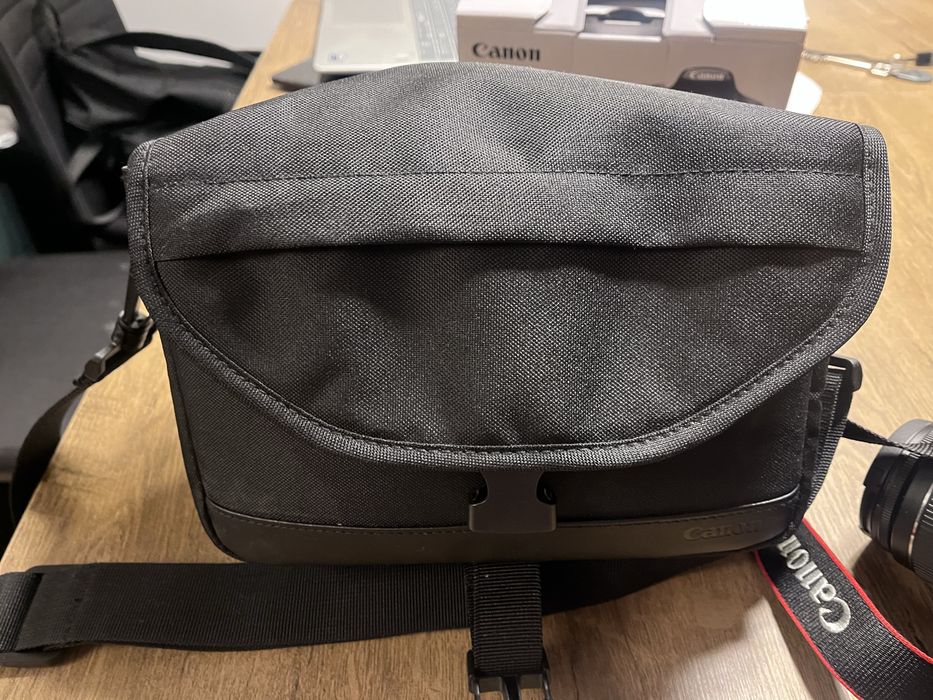 Aparat Canon EOS 2000D