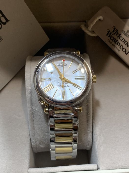 Новий годинник Vivienne Westwood