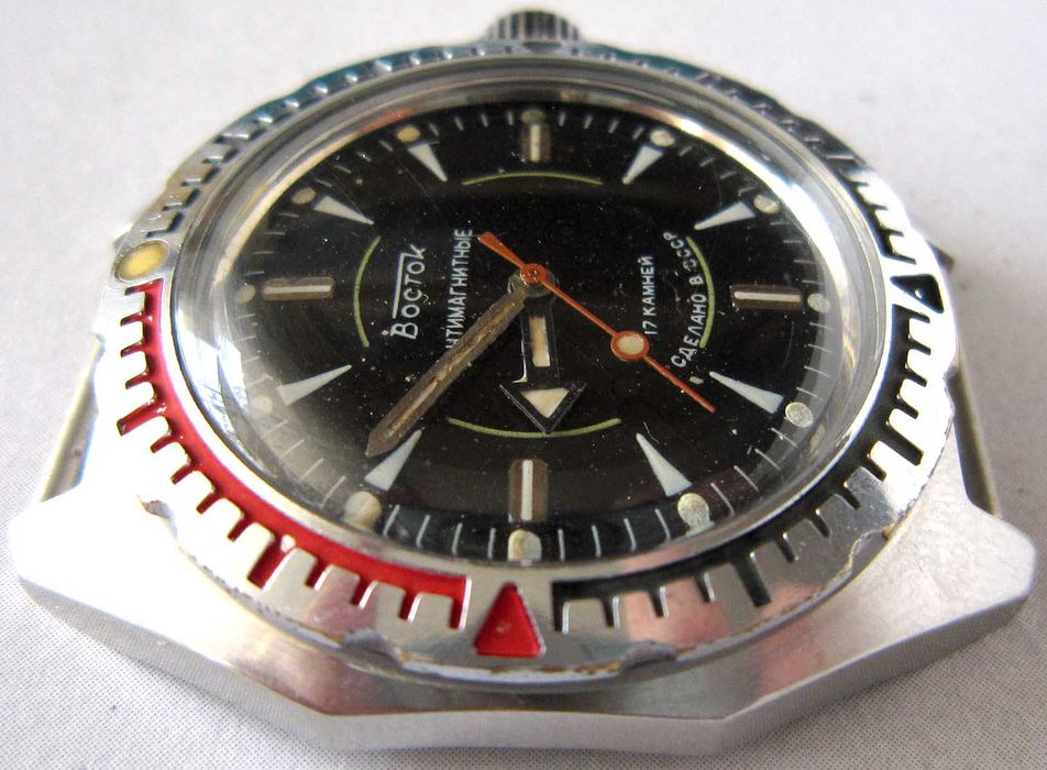 Wostok Amfibia czarny