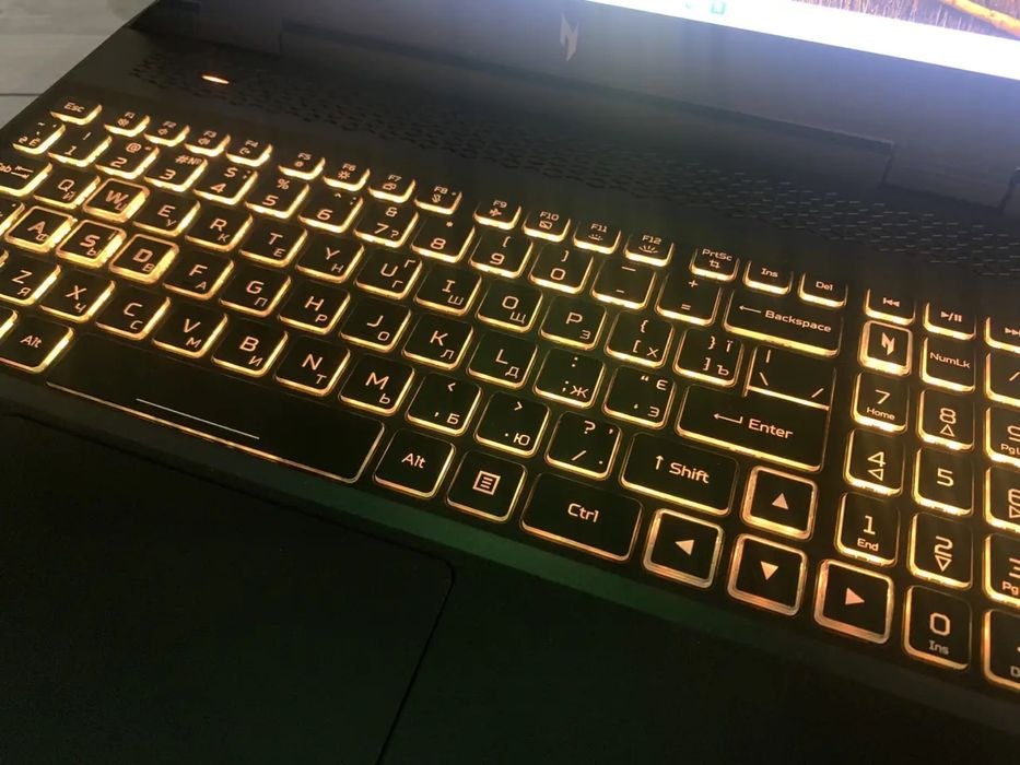 Acer Nitro 16 AN16-41 rtx 4070 8gb,DDR5 32GB,SSD 1TB,512GB