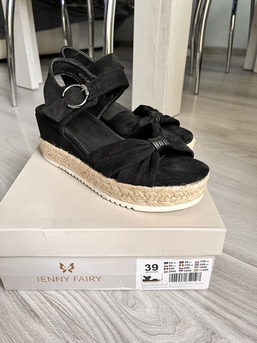 Czarne Sandałki na koturnie Jenny Fairy