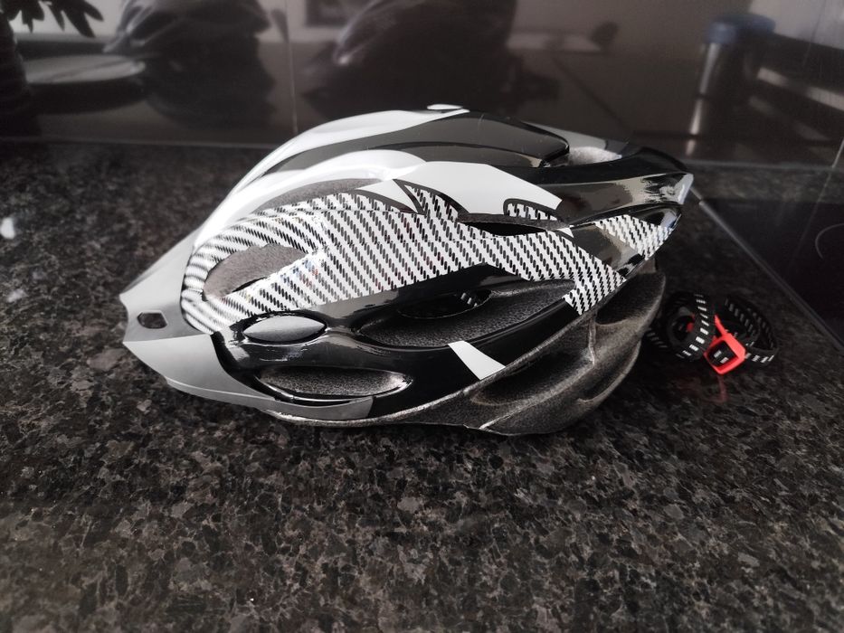 Vendo 2 capacetes novos