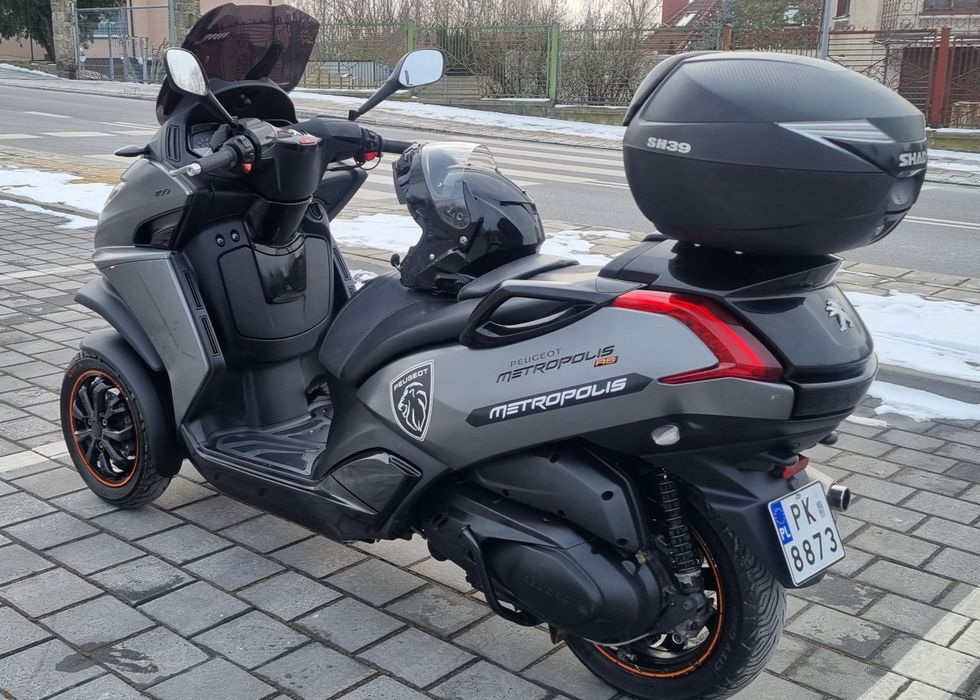 Peugeot Metropolis 400 piaggio mp3 500 yamaha tricity 300