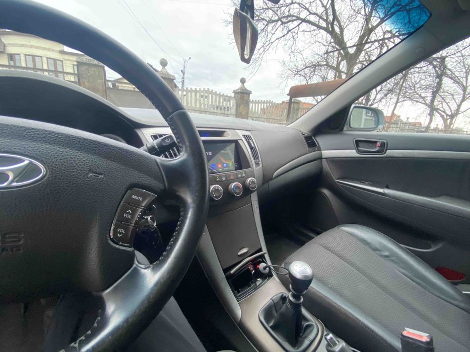 Продам машину HYUNDAI  SONATA