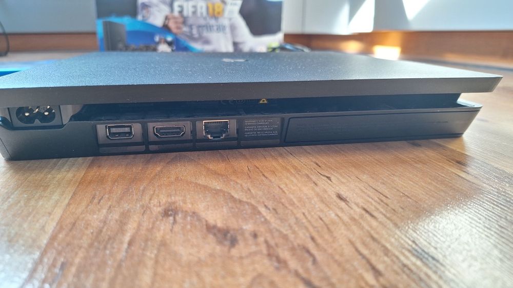 Konsola PlayStation4