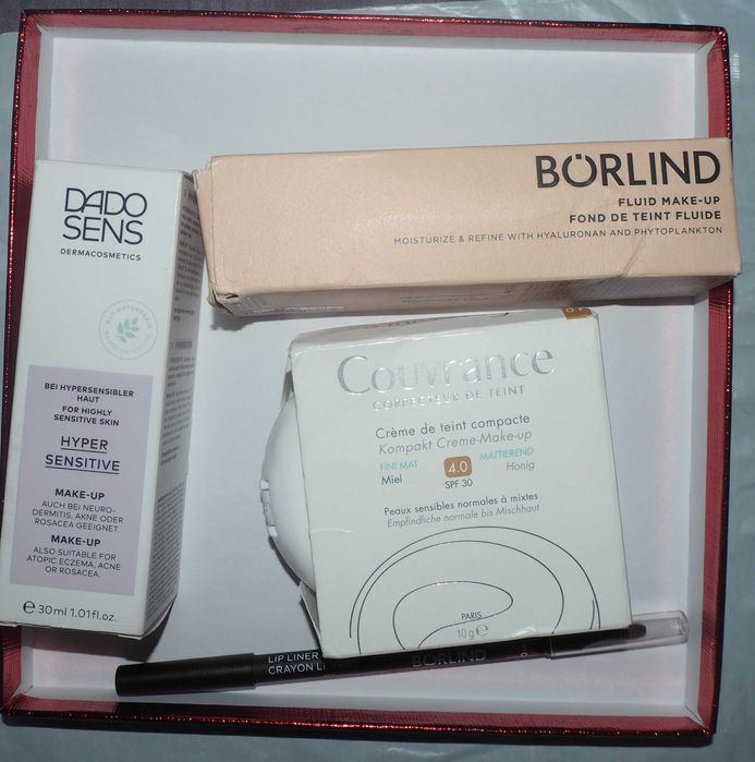 Zestaw markowych kosmetyków do makijażu