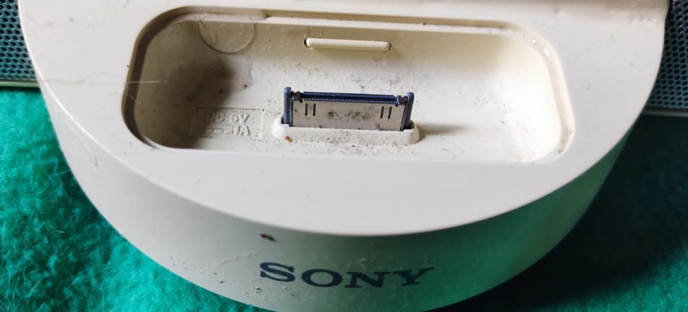 Leitor Sony RDP-M5ip para iPod ou iPhone de 30 pinos .