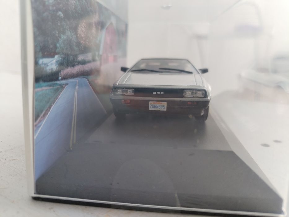 Miniatura DMC DeLorean 1/43