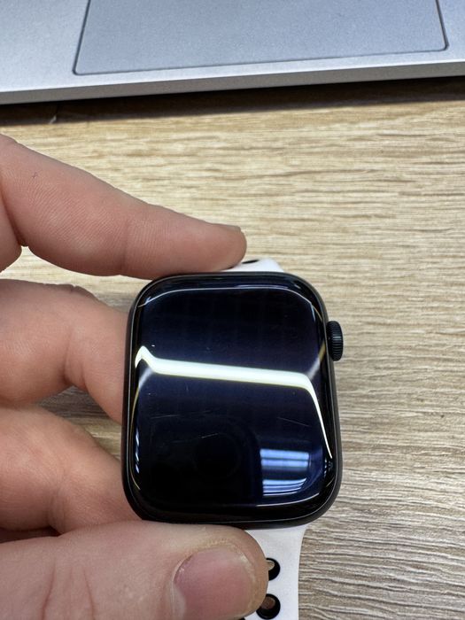Продам apple watch 9  45mm