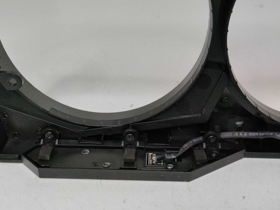 Obudowa ramka do wentylatorów MSI GeForce RTX 4090 GAMING X TRIO 24GB