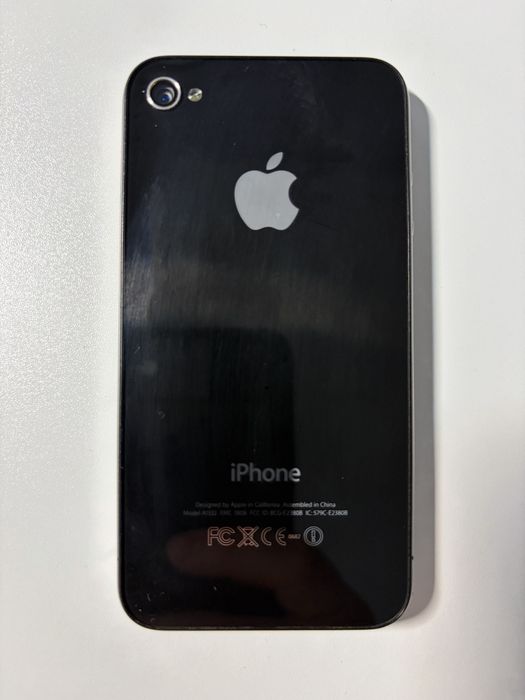 Apple iPhone 4 8Gb Black
