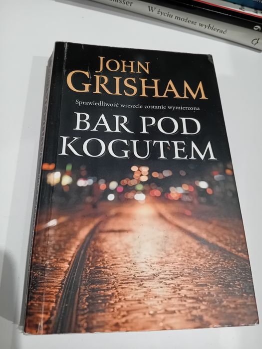 John Grisham Bar pod kogutem