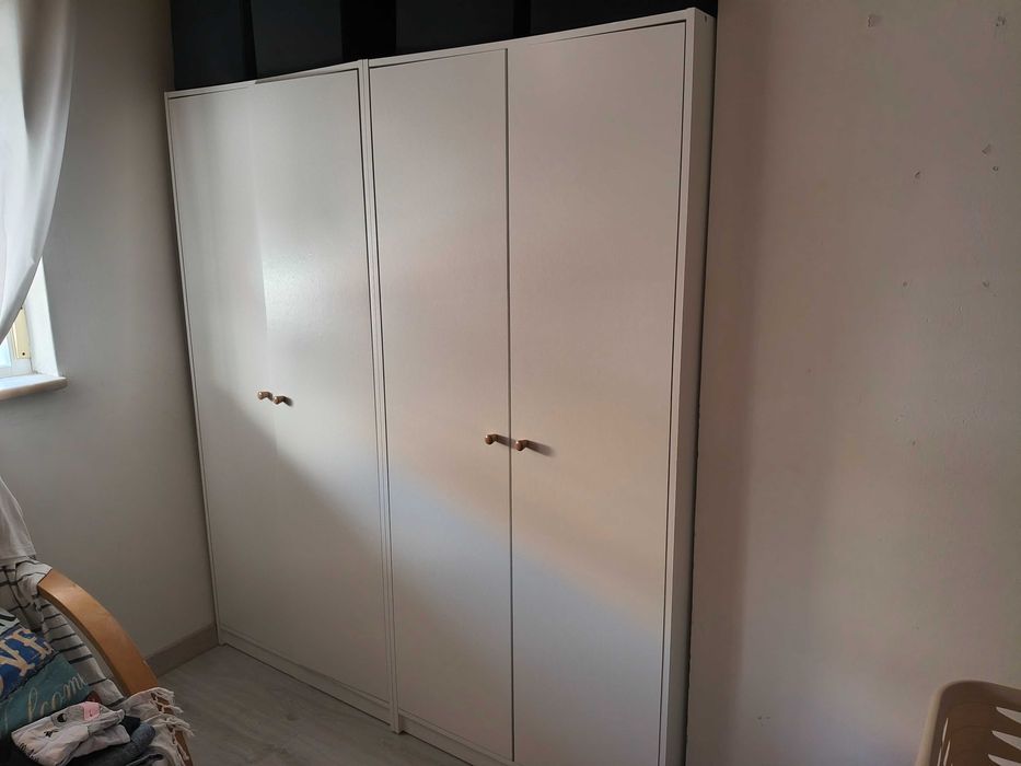 Roupeiros brancos IKEA