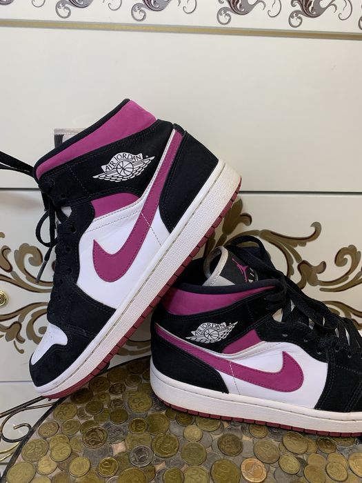 Белые кожаные кеды кроссы замшевые кроссовки nike air jordan 1 retro