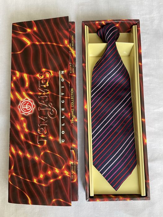 Мужской галстук . Tom James .
