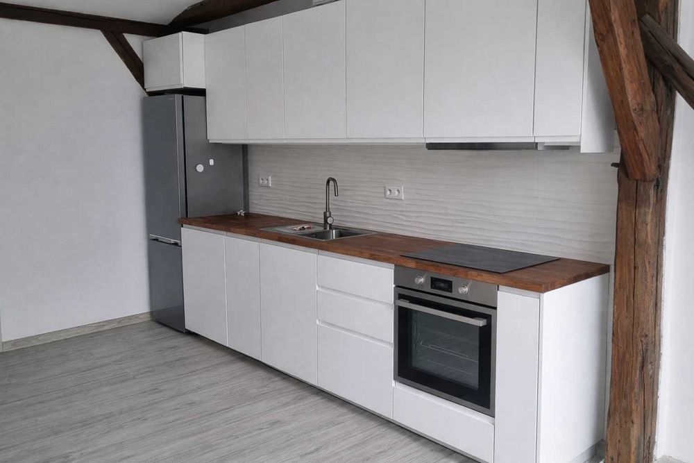 Klimatyczne 2-pokojowe mieszkanie na rynku – Bieruń Stary