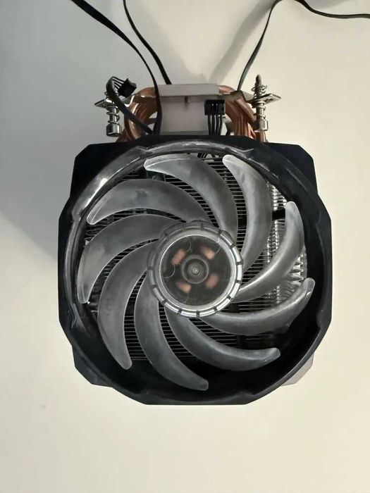 Masywny wentylator procesora i7-7700k Cooler Master Air MA610P LED LGA