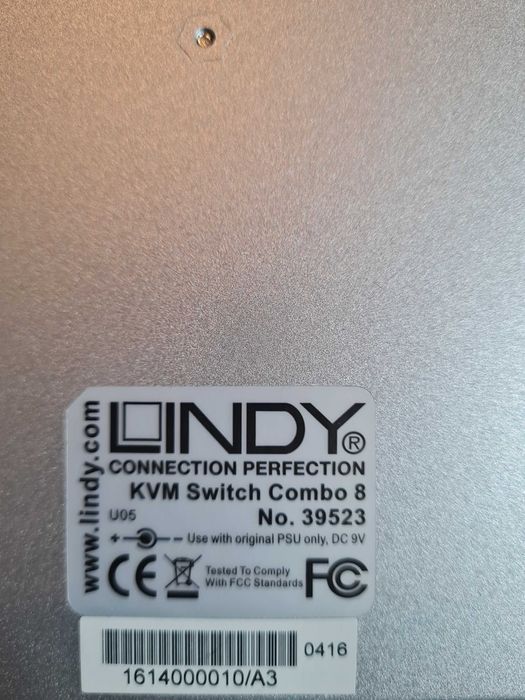 LINDY KVM IP Switch Combo 8 (No. 39523) — com cabos para 8 PCs