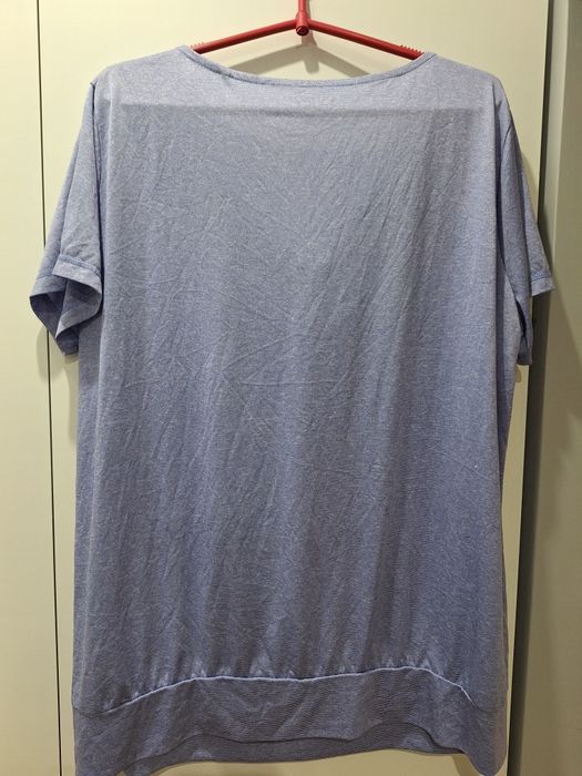 Bluzka z dekoldem typu woda