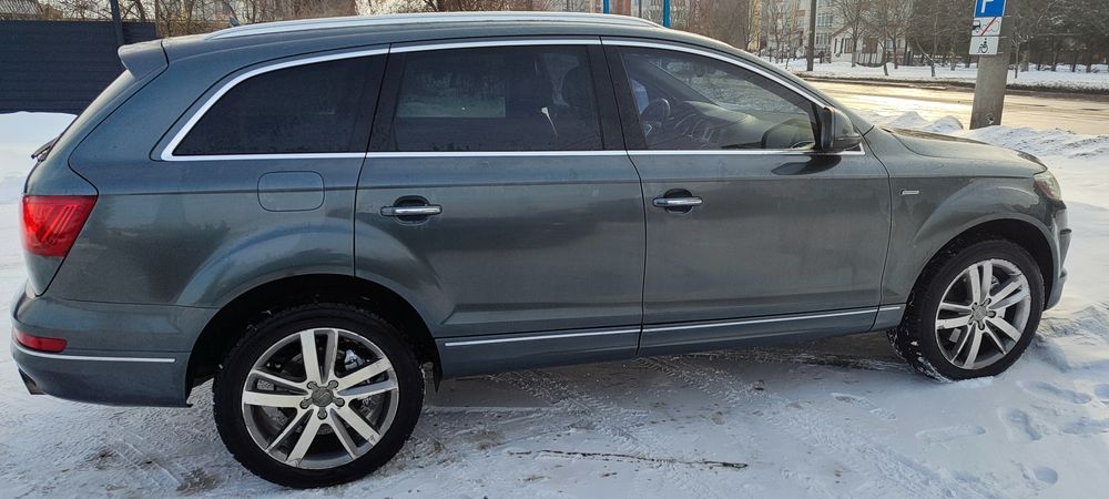 Продам Audi Q7 quattro