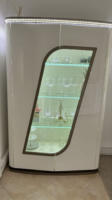 Móveis decoração de sala e jantes e pneus completos de Mercedes