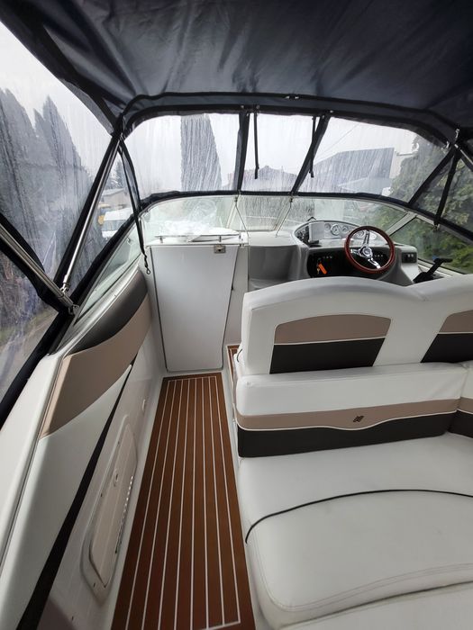 Jacht motorowy Four Winns 248 Vista