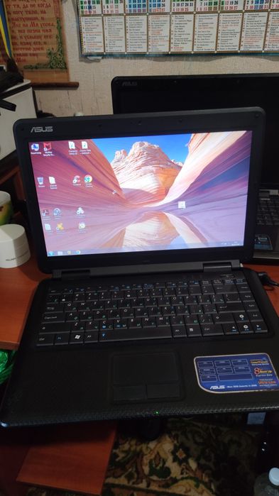 Ноутбук асус    робочий