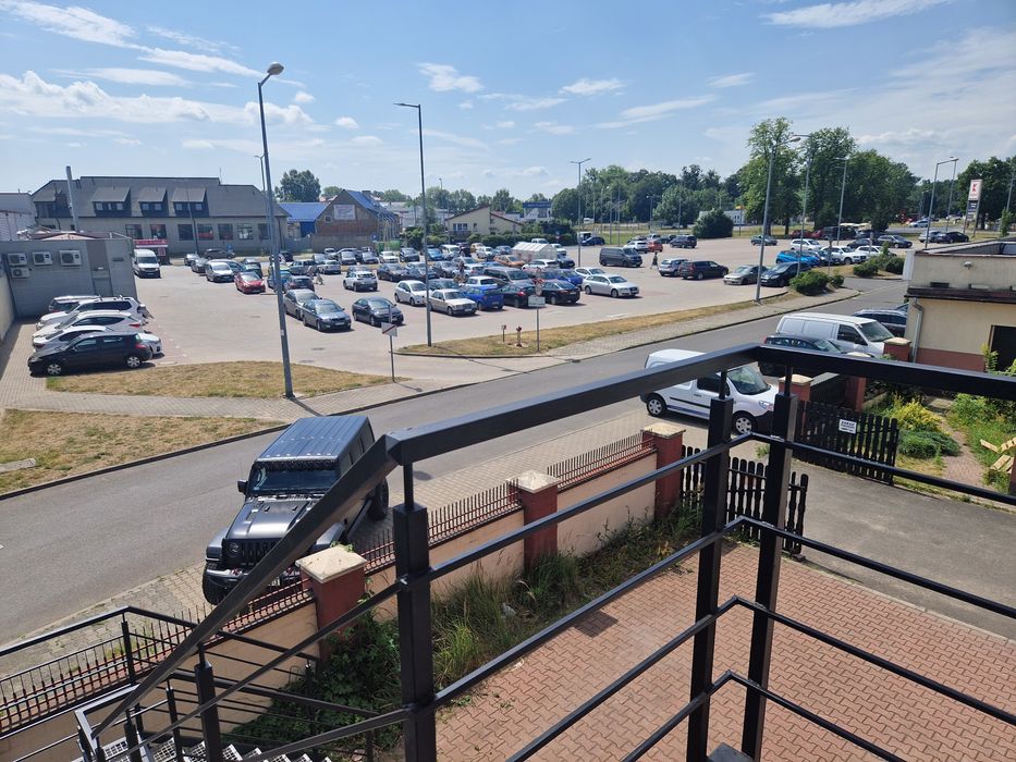 Lokal vis a vis KAUFLAND