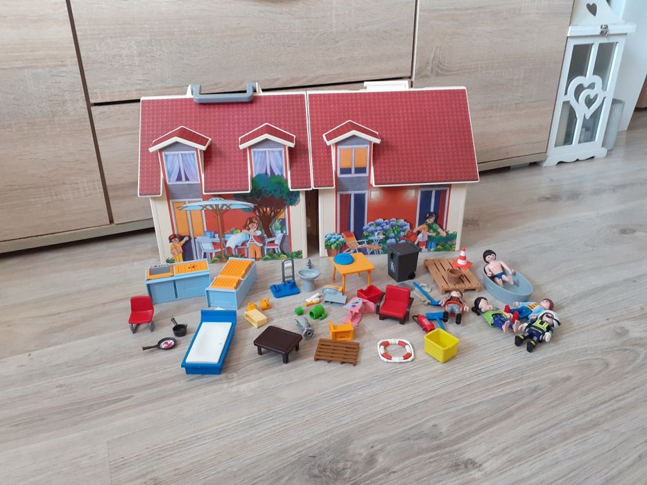 Playmobil Domek z figurkami + akcesoria zestaw.
