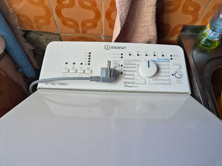 Pralka INDESIT ładowana od góry