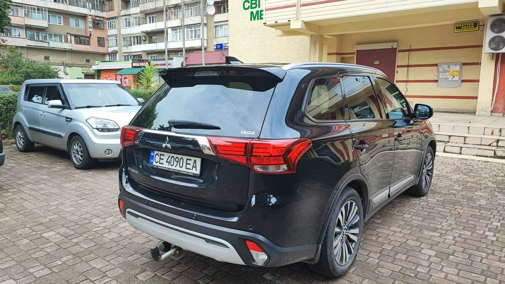 Mitsubishi Outlander 2021