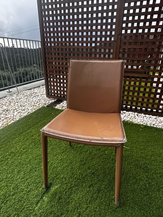 Cadeira – Usada – 5 € Chair – Used – 5 €