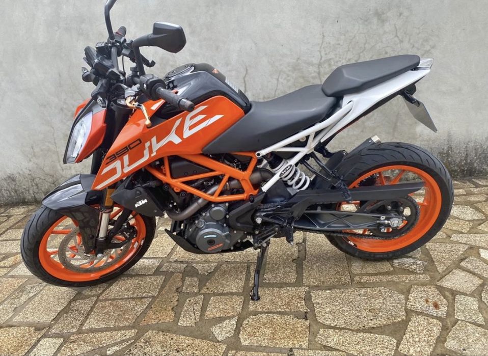 Ktm duke 390. Mota