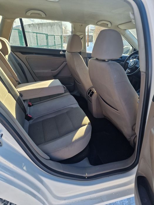 Volkswagen Golf 2.0 dizel akpp 2011