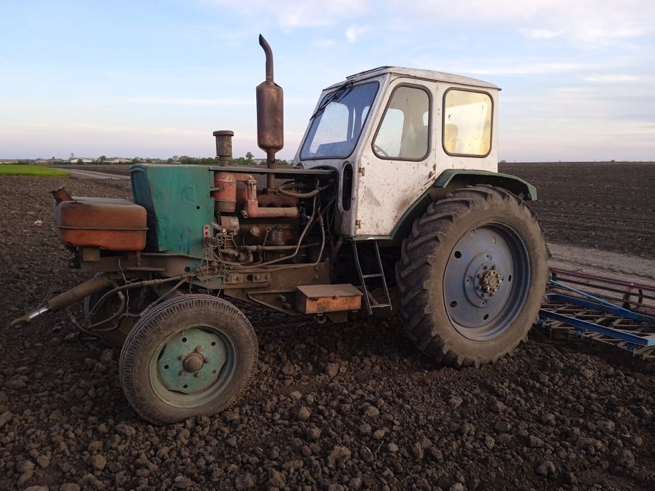 Продам трактор юмз6 з навісний