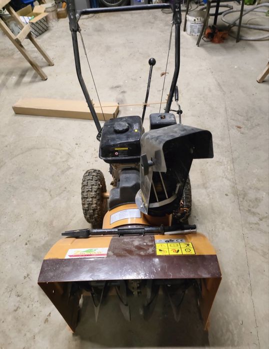 Odśnieżarka spalinowa