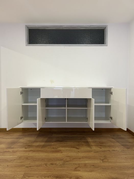 Móvel suspenso branco alto brilho 180 cm – bom estado