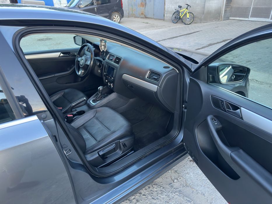 Продам volkswagen jetta 6 2.5 se