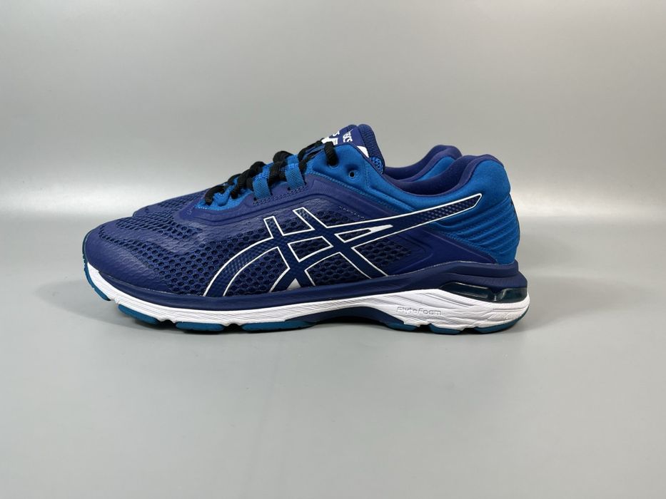 Кросівки Asics GT-2000 45 розмір (по устілці 29 см)